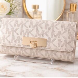 Michael Kors Signature Vanilla Wallet